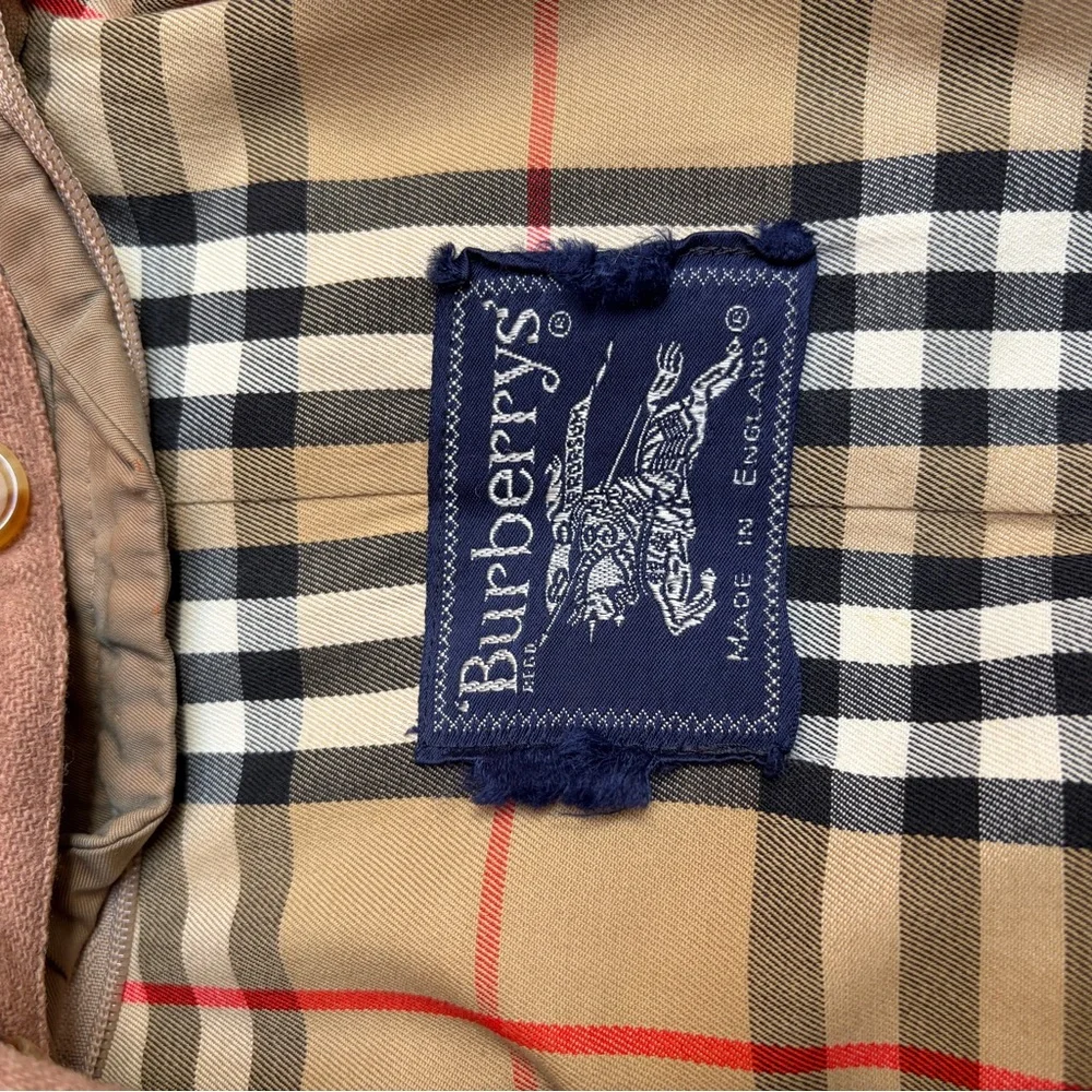 Burberry Classic Women’s Trench Coat - Picture 3 of 10